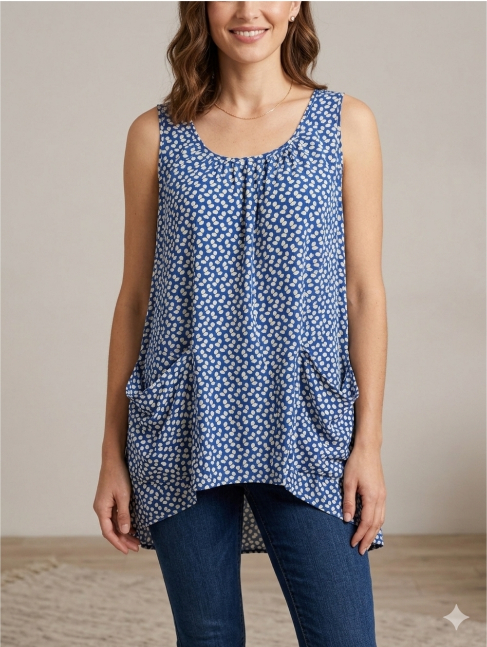 Woman's Blue & White Sleeveless Scoop Neck Relaxed Fit Top Size Medium